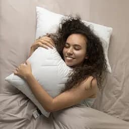 Подушка Ideia Nordic Comfort чохол зі стібкою антиалергенне волокно 50х50 см біла (8-34688) - мініатюра 6