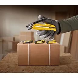 Ніж Stanley Quick Snap з висувним лезом 18 мм (STHT10500-0) - мініатюра 3