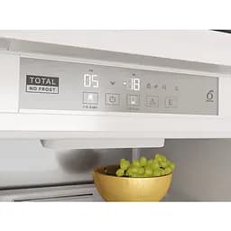 Вбудований холодильник Whirlpool WHC20 T593 P з автовідчиненням дверей - мініатюра 6