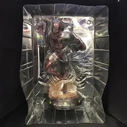 Фігурка колекційна Diamond Select Toys Marvel Gallery Deadpool Марвел Галерея Дедпул 27см WST DР - мініатюра 8
