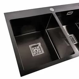 Кухонна мийка Platinum Handmade PVD HDB чорна 780x480x230 на дві чаші (квадратний сифон,3.0/1.0), Чорний - мініатюра 4