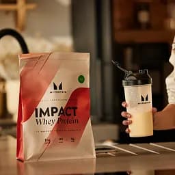 Протеїн MyProtein Impact Whey Protein Banana NEW Improved 1000 г - мініатюра 3
