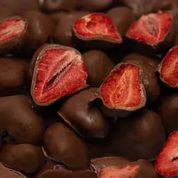 Сублимированная клубника в молочном шоколаде, 50г