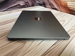 Ноутбук Apple MacBook Air 13.6" 2022 M2/24/512 (MXL579W0R4) Б/в - мініатюра 5