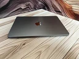 Ноутбук Apple MacBook Air 13.6" 2022 M2/24GB/512GB (L72X5M7L14) Б/в - мініатюра 8