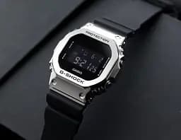 Наручні годинники чоловічі Casio G-Shock GM-5600-1ER з полімерним ремінцем - мініатюра 5