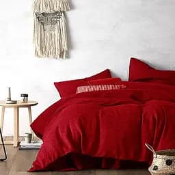 Наволочка 60х60 см мікрофібра червоного кольору 326834