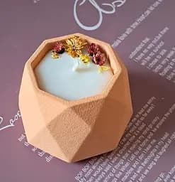 Свеча ручной работы Svich Shop персиковый цвет