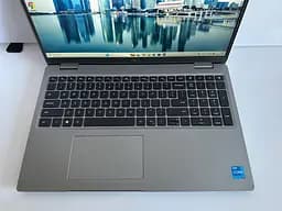 Ноутбук Dell Latitude 5520 15.6" (i5-1135G7 / 16GB / SSD 256GB / 1920x1080 IPS)   - мініатюра 3