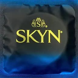 Презервативи Skyn Extra Lube безлатексні 24 шт. (ROZ6400230469) - мініатюра 2