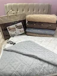 Набор Дивандеки пудровый из велюра, комплект накидок для дивана и кресел 3 предмета