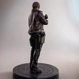 Колекційна  фігурка   Леон Скотт Кеннеді Обитель зла Resident Evil Leon S. Kennedy 29см CH RE LK 29 - мініатюра 5
