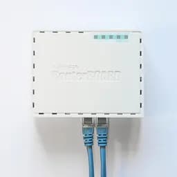Мережевий коммутатор Ethernet з функцією маршрутизації RB750GR3 MIKROTIK - мініатюра 4