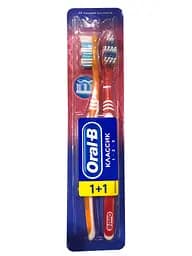 Зубна щітка Oral-B 3-Effect Classic, середня, червоний з помаранчевим, 2 шт.