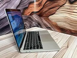 Ноутбук Apple MacBook Pro 13" 2020 i7-1068NG7/32/512 (C02F80E5ML87) Б/в - мініатюра 4
