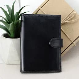 Обложка кожаная на документы 2 в 1: паспорт и права на кнопке черная