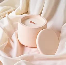 Соевая свеча Svich Shop с крышкой ручной работы в подарочной коробке