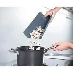 Набір обробних дощок Joseph Joseph Chop2Pot Small Blue 2 шт. (981003) - мініатюра 2
