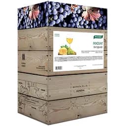 Вино столове Picnic Мускат лагідний напівсолодке біле 9-12% 10 л