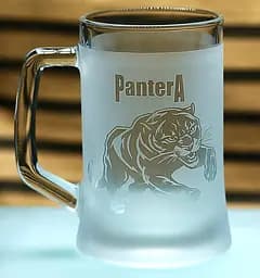 Пивний  келих 660 мл з гравіюванням Пантера символ грації та сили подарунок для жінки кухоль з гравіюванням