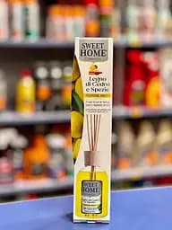 Аромадифузор для дому ароматизатор Sweet Home Cedar Wood and Spices Кедрове дерево та спеції 100 мл