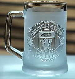 Пивний келих 660 мл ФК Манчестер Юнайтед FC Manchester United з гравіюванням подарунок для фаната ФК  футбольний кухоль