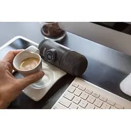 Портативна еспресо-кавоварка Wacaco Nanopresso сіра з чохлом, механічна, для меленої кави - мініатюра 7