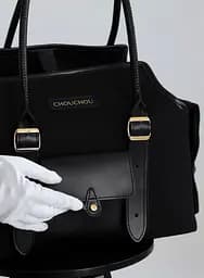 Сумка-переноска для собак "Classy" чорна М (від 5 до 9кг) шкіряна - мініатюра 3