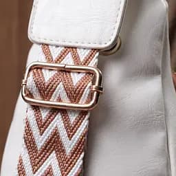 Зручна жіноча слінг сумка через плече з екошкіри Vintage 22752 біла - мініатюра 10