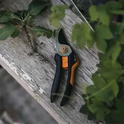 Секатор Fiskars Solid P321 площинний (1057162) - мініатюра 3