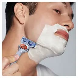 Бритва Gillette SkinGuard Sensitive з 2 змінними касетами 3 шт. - мініатюра 6
