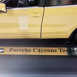 Автомодель Bburago Porsche Cayenne Turbo 1:24 колір в асортименті (18-21056) - мініатюра 13