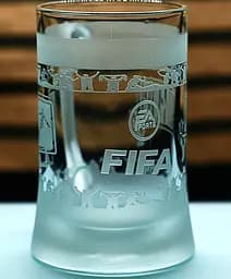 Геймерський пивний келих 660 мл з гравіюванням гри FIFA ФІФА оригінальний подарунок фанату футболу - мініатюра 3