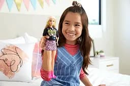 Лялька Barbie Модниця в стильній футболці (GRB47) - мініатюра 7