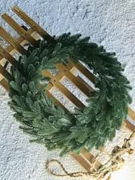Вінок хвойний різдвяний Hvoya Traditional литий зелений 50 см - мініатюра 6