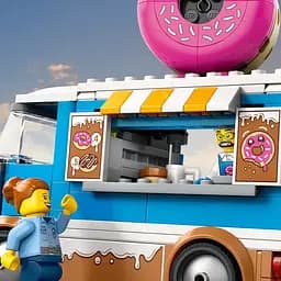 Конструктор LEGO City Вантажівка з пончиками 196 деталей (60452) - мініатюра 8