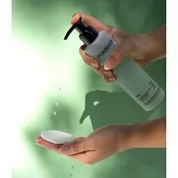 Очищувальний тонік Academie Exfoliating Purifying Toner 200 мл (3145070804022) - мініатюра 2