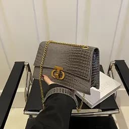 Сумочка на ланцюжку каркасна через плече Lilly P4-6536G