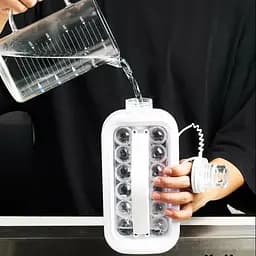 Силиконовая форма для льда на 17 шариков в виде бутылки белая ICE CUBE TRAY