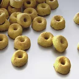 Ласощі для собак кукурудзяні кільця MERA Corn Rings Mini 10 кг