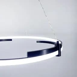 LED люстра у чорному кільцевому каркасі Ø 80 см | Line F | Арт. SGA18-800 BK - мініатюра 4
