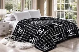 Покрывало-плед на двуспальную кровать декоративное евроразмер для дома мягкое Велюр микрофибра 200x230 см Черный графический