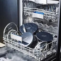 Ківш KitchenAid Steel Core з кришкою 20 см 2.4 л матовий чорний (CC005999-001) - мініатюра 4