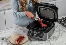 Мультипіч Ninja Foodi Health MultiGrill & Air Fryer чорна (AG301EU) - мініатюра 8