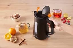 Gorenje Електрочайник 1.7 л, Strix контроль, чорний матовий - мініатюра 2