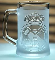 Пивний келих 660 мл Реал Мадрид Real Madrid з гравіюванням подарунок для фаната ФК  футбольний кухоль