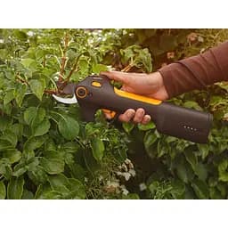 Акумуляторний секатор Fiskars ePruner M Bypass до 25 мм USB-C (1082297) - мініатюра 2