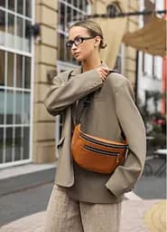 Большая женская кожаная сумка бананка Sambag Tirso Max рыжая 38×17×6 см (81341121)