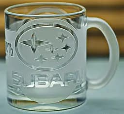 Скляна чашка Subaru Субару 320 мл з гравіюванням Подарунок автолюбителю кружка для чаю та кави з лого авто та  легендарний слоган - мініатюра 7