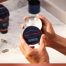 Подарунковий набір Gillette King C: Шампунь для бороди і шкіри обличчя 350 мл + Бальзам для бороди 100 мл + Гребінь для бороди + Сумка-косметичка - мініатюра 4
